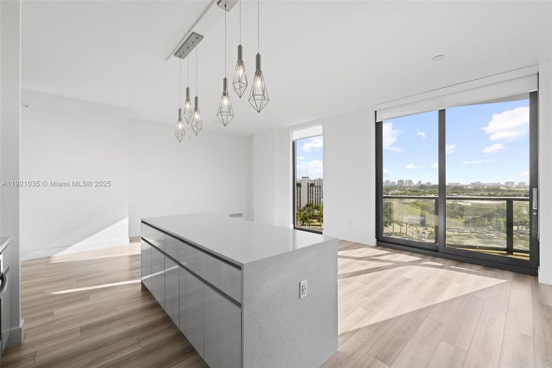 For Sale: $1,281,000 (2 beds, 2 baths, 1483 Square Feet)