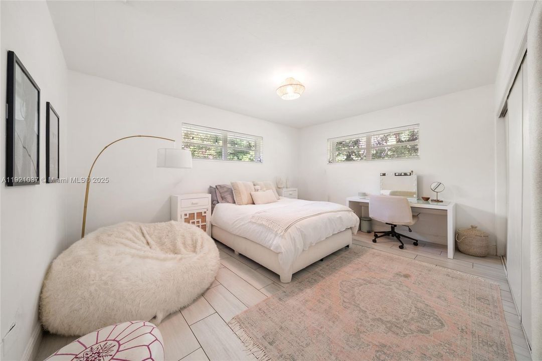 For Rent: $14,000 (3 beds, 2 baths, 2422 Square Feet)