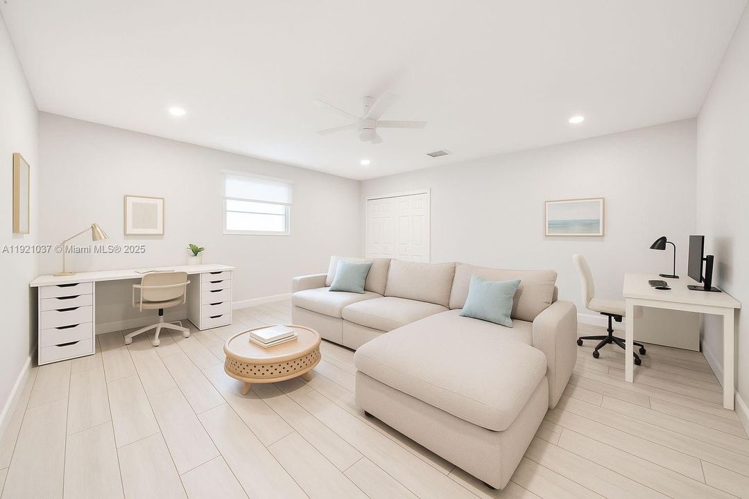 For Rent: $14,000 (3 beds, 2 baths, 2422 Square Feet)