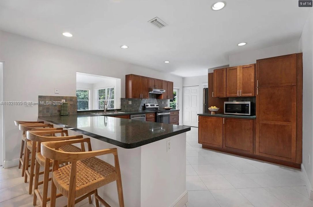 For Rent: $8,700 (3 beds, 3 baths, 2326 Square Feet)