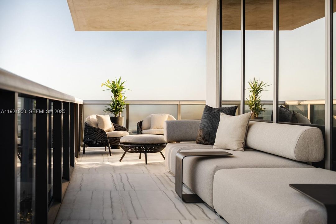 For Sale: $3,900,000 (3 beds, 3 baths, 1725 Square Feet)