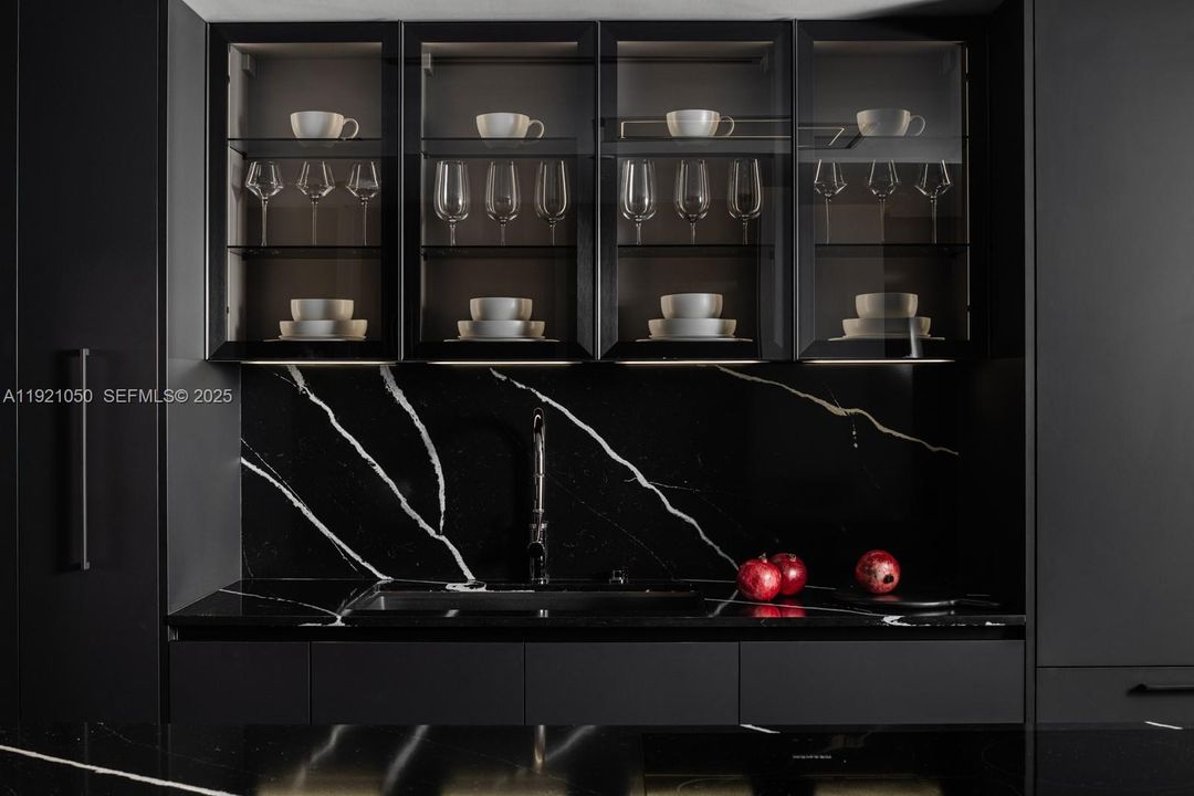 待售: $3,900,000 (3 贝兹, 3 浴室, 1725 平方英尺)