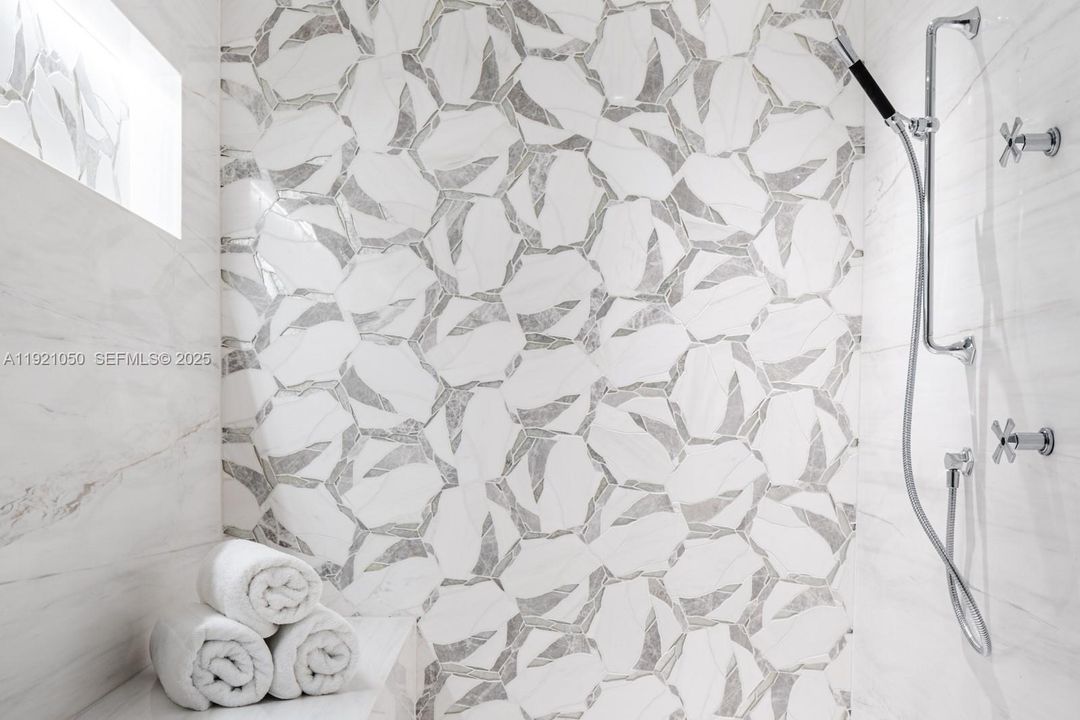 待售: $3,900,000 (3 贝兹, 3 浴室, 1725 平方英尺)