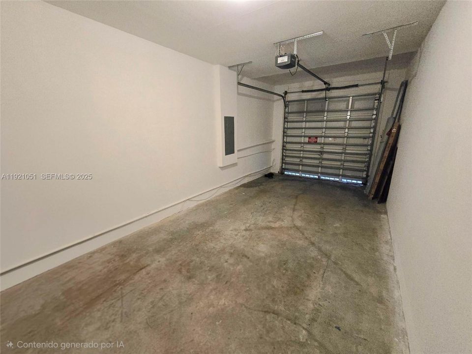 For Rent: $4,200 (3 beds, 2 baths, 2033 Square Feet)