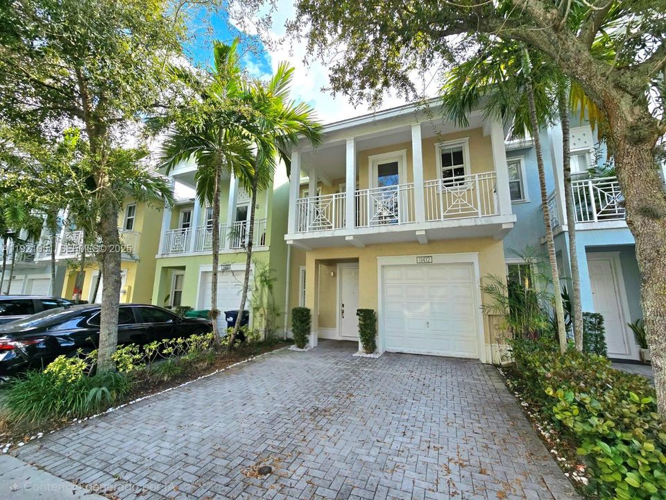 For Rent: $4,200 (3 beds, 2 baths, 2033 Square Feet)