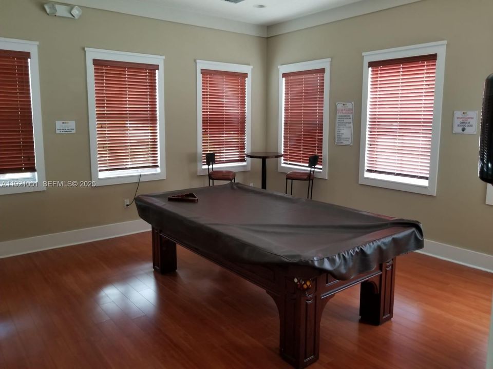 For Rent: $4,200 (3 beds, 2 baths, 2033 Square Feet)