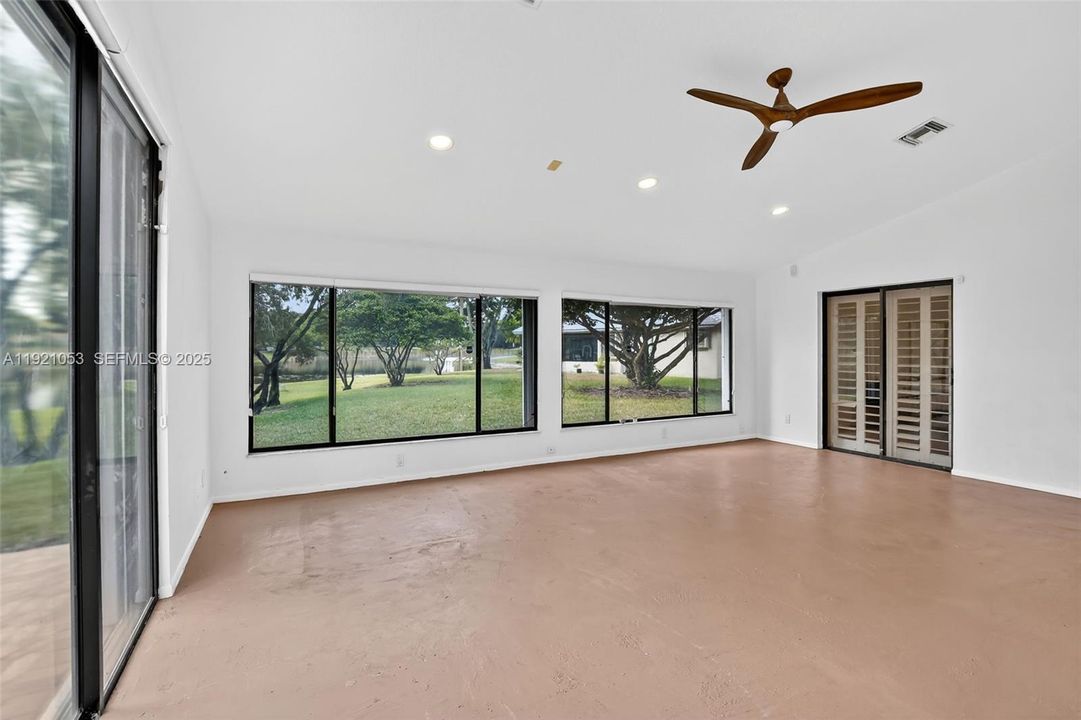 待售: $695,000 (3 贝兹, 2 浴室, 2010 平方英尺)