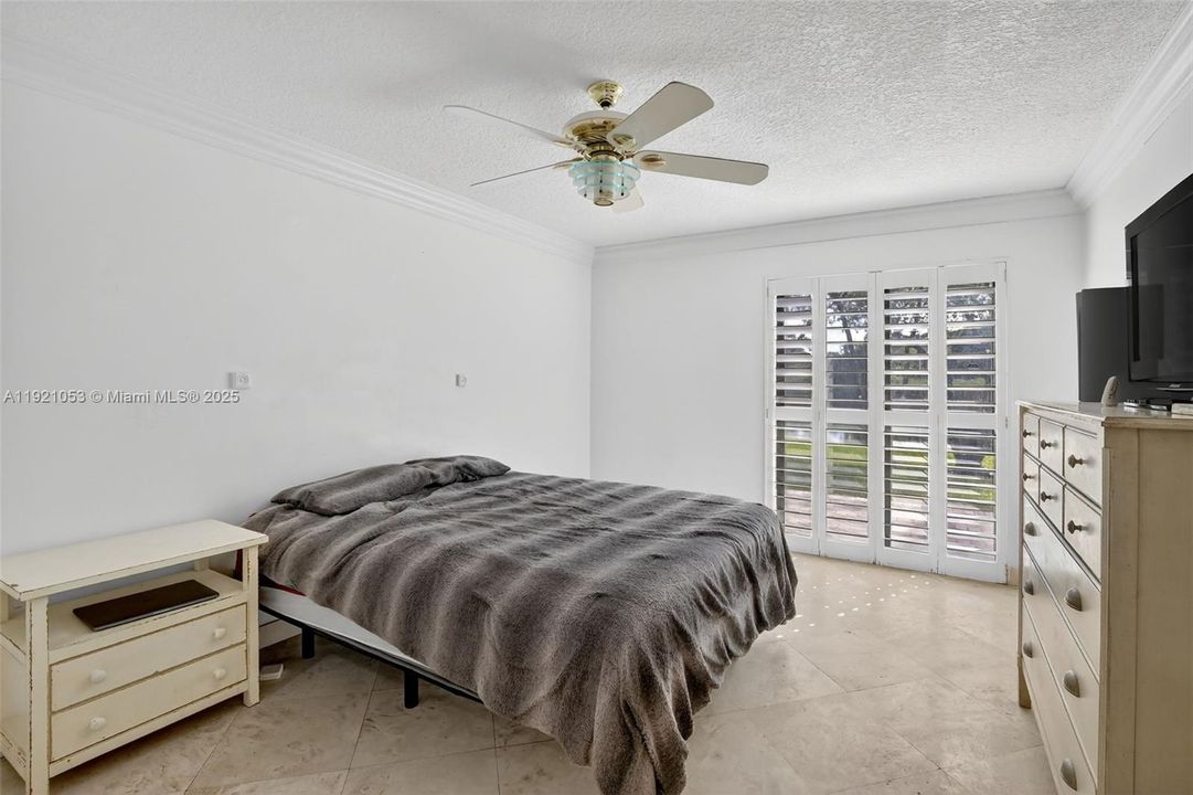 待售: $695,000 (3 贝兹, 2 浴室, 2010 平方英尺)