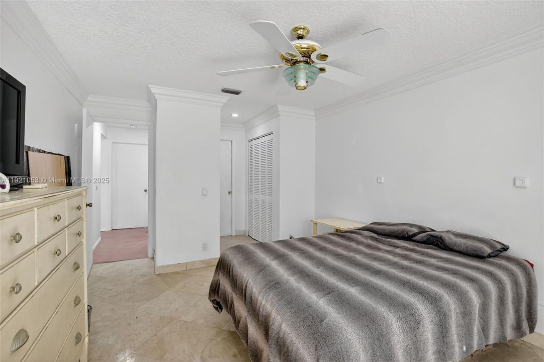 待售: $695,000 (3 贝兹, 2 浴室, 2010 平方英尺)