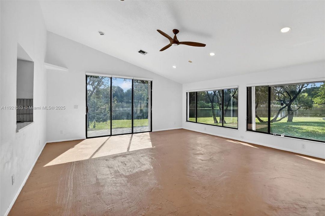 待售: $695,000 (3 贝兹, 2 浴室, 2010 平方英尺)