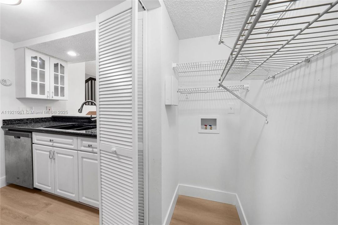 待售: $414,900 (2 贝兹, 2 浴室, 1368 平方英尺)