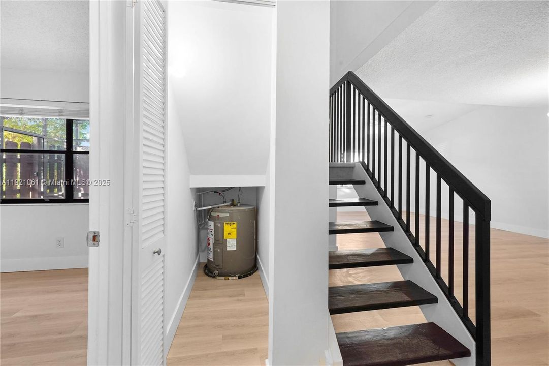 待售: $414,900 (2 贝兹, 2 浴室, 1368 平方英尺)