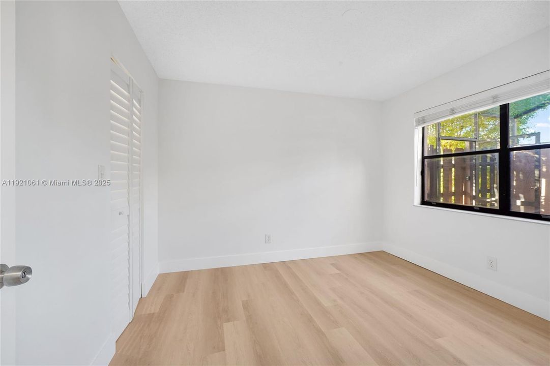 待售: $414,900 (2 贝兹, 2 浴室, 1368 平方英尺)