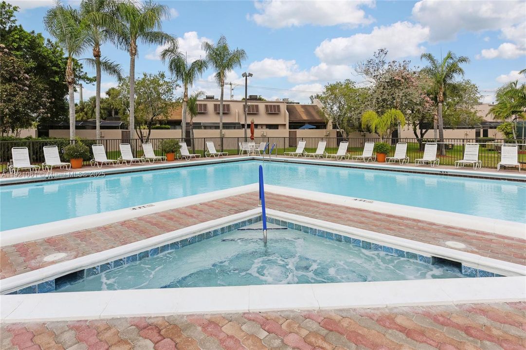 待售: $414,900 (2 贝兹, 2 浴室, 1368 平方英尺)