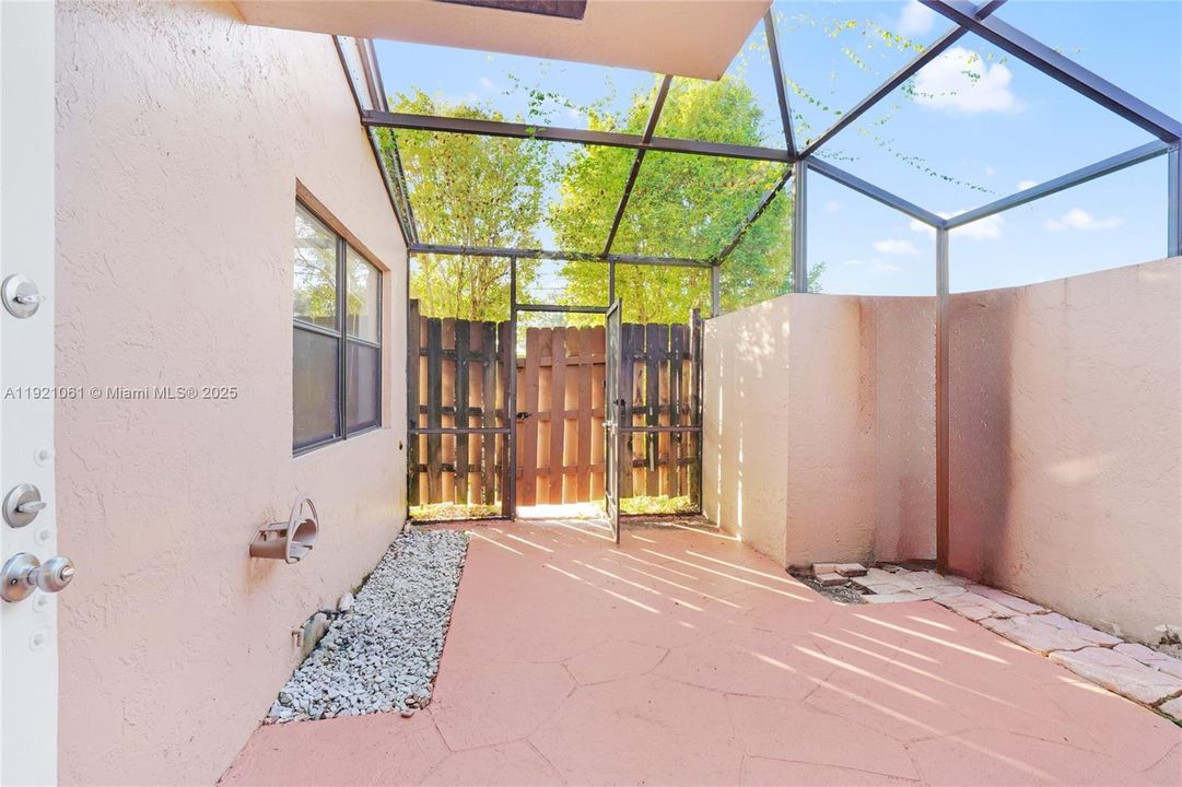 待售: $414,900 (2 贝兹, 2 浴室, 1368 平方英尺)