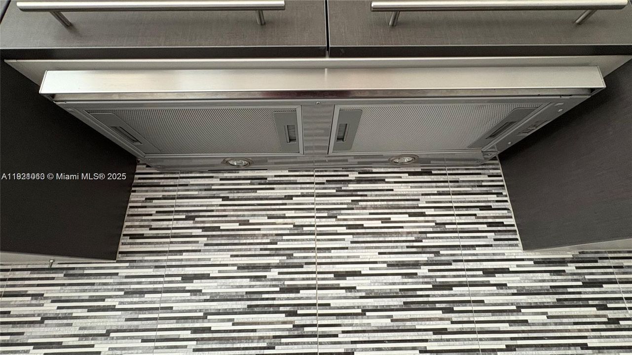 Под контрактом: $2,400 (1 спален, 1 ванн, 761 Квадратных фут)