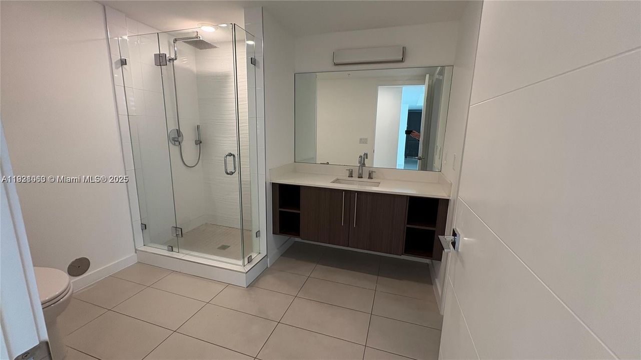 Под контрактом: $2,400 (1 спален, 1 ванн, 761 Квадратных фут)