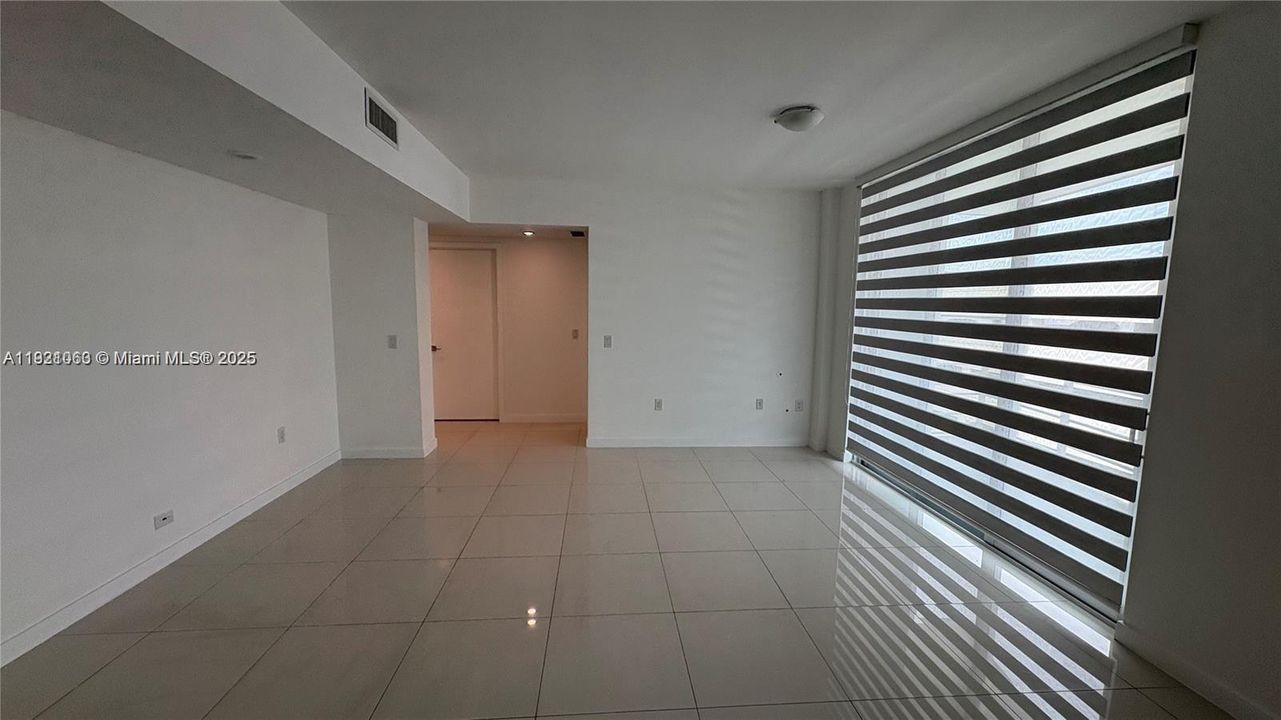 Под контрактом: $2,400 (1 спален, 1 ванн, 761 Квадратных фут)