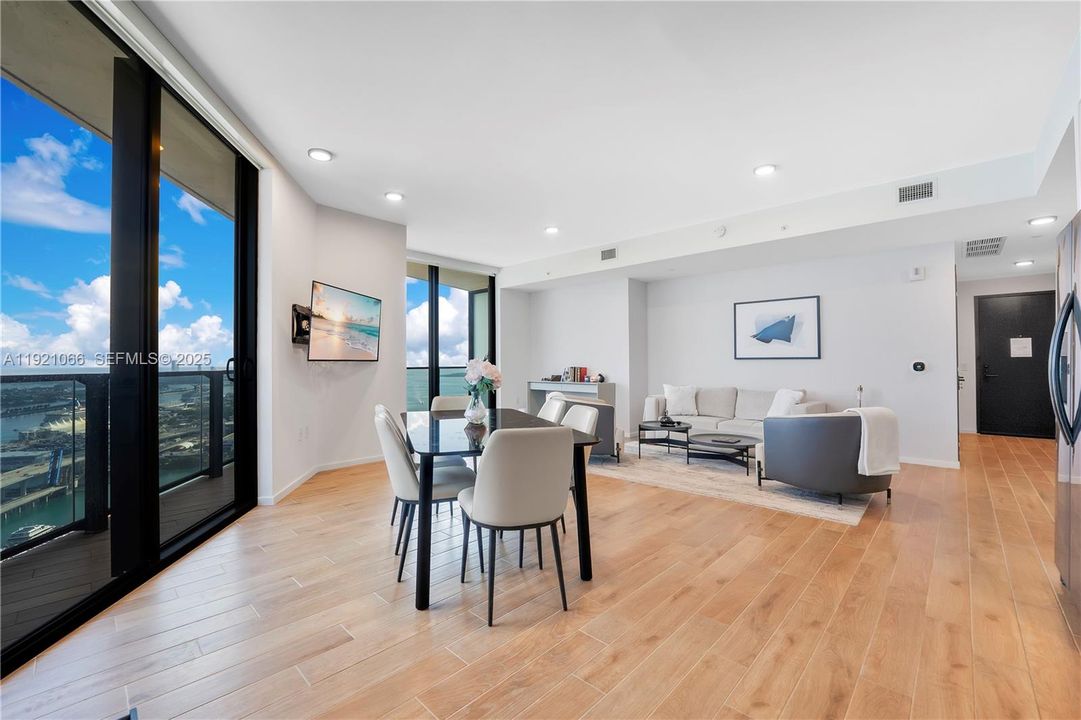 For Sale: $1,499,999 (2 beds, 2 baths, 983 Square Feet)