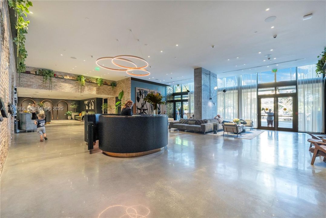 For Sale: $1,499,999 (2 beds, 2 baths, 983 Square Feet)