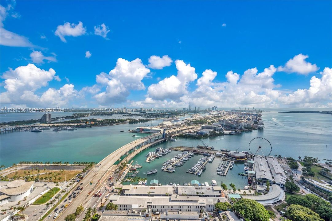 For Sale: $1,499,999 (2 beds, 2 baths, 983 Square Feet)