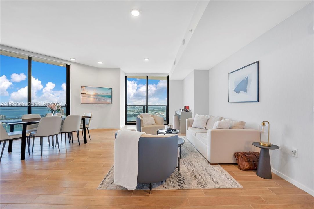 For Sale: $1,499,999 (2 beds, 2 baths, 983 Square Feet)