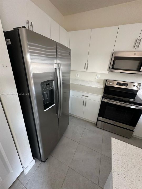 В аренду: $2,800 (3 спален, 2 ванн, 1483 Квадратных фут)