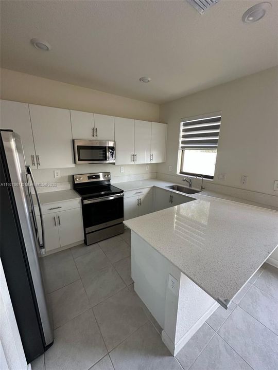 В аренду: $2,800 (3 спален, 2 ванн, 1483 Квадратных фут)