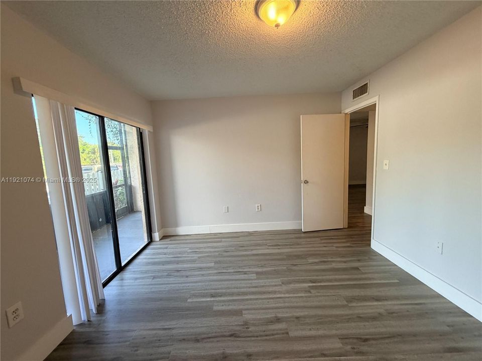 For Rent: $2,300 (2 beds, 2 baths, 940 Square Feet)