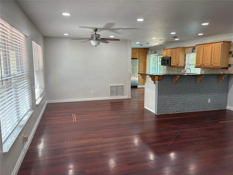 En Renta: $4,500 (3 camas, 2 baños, 1446 Pies cuadrados)