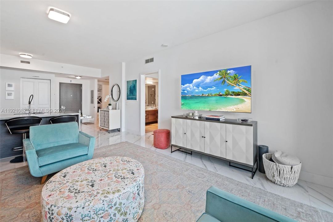 В аренду: $4,750 (1 спален, 1 ванн, 906 Квадратных фут)