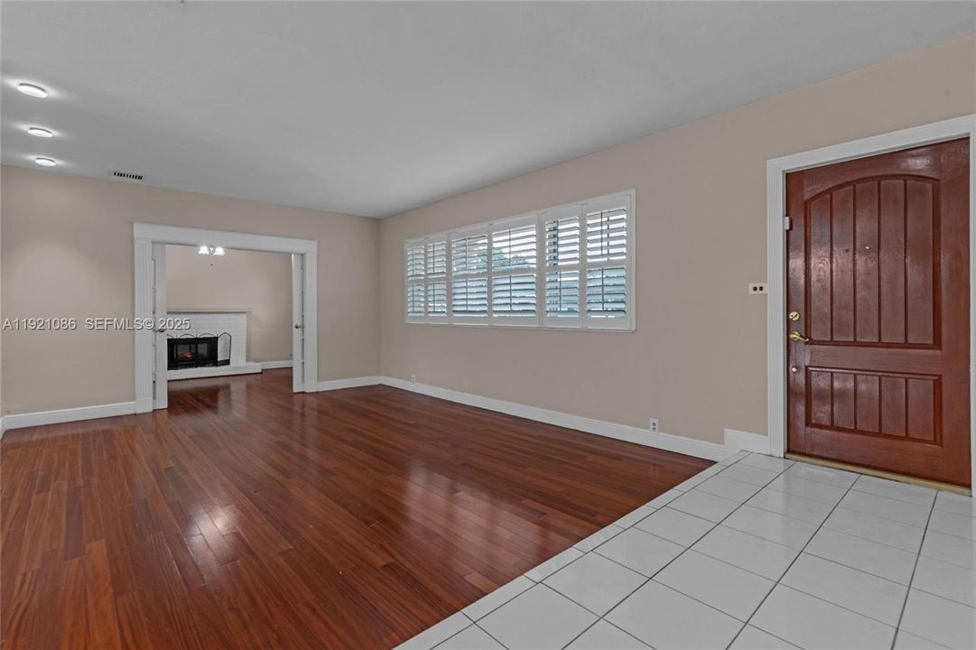 В аренду: $3,990 (3 спален, 2 ванн, 1620 Квадратных фут)