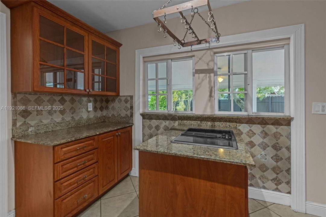 В аренду: $3,990 (3 спален, 2 ванн, 1620 Квадратных фут)