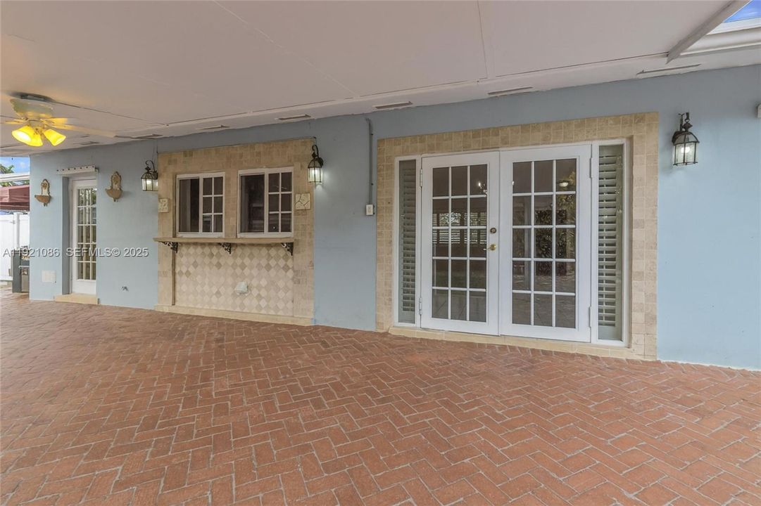 В аренду: $3,990 (3 спален, 2 ванн, 1620 Квадратных фут)