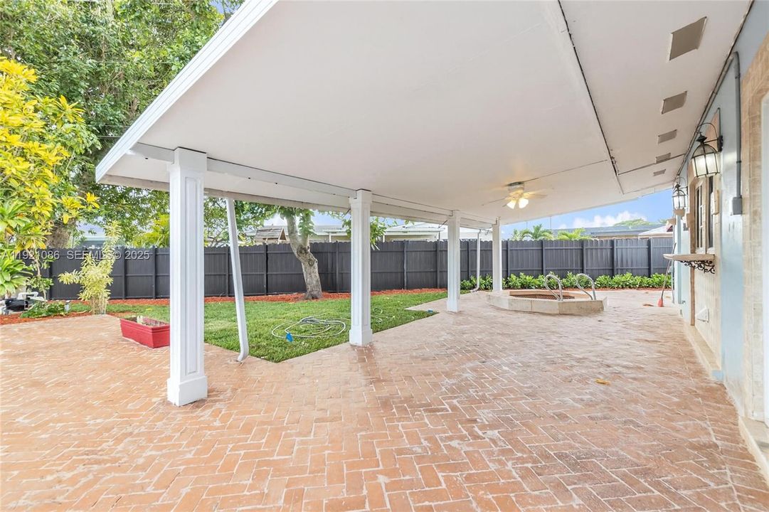 В аренду: $3,990 (3 спален, 2 ванн, 1620 Квадратных фут)