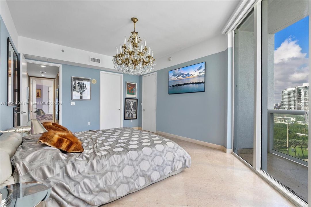 For Sale: $2,199,000 (3 beds, 3 baths, 2327 Square Feet)