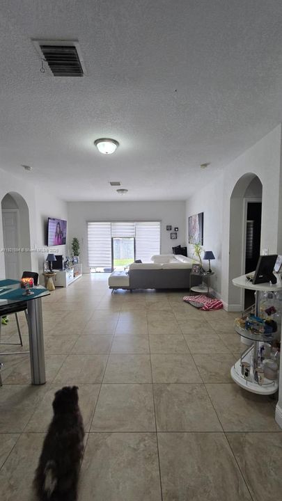 待售: $890,000 (4 贝兹, 3 浴室, 2107 平方英尺)