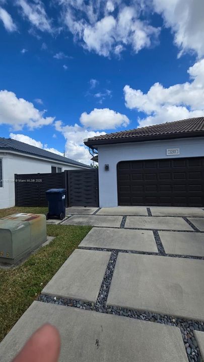 待售: $890,000 (4 贝兹, 3 浴室, 2107 平方英尺)