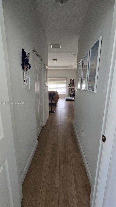 待售: $890,000 (4 贝兹, 3 浴室, 2107 平方英尺)