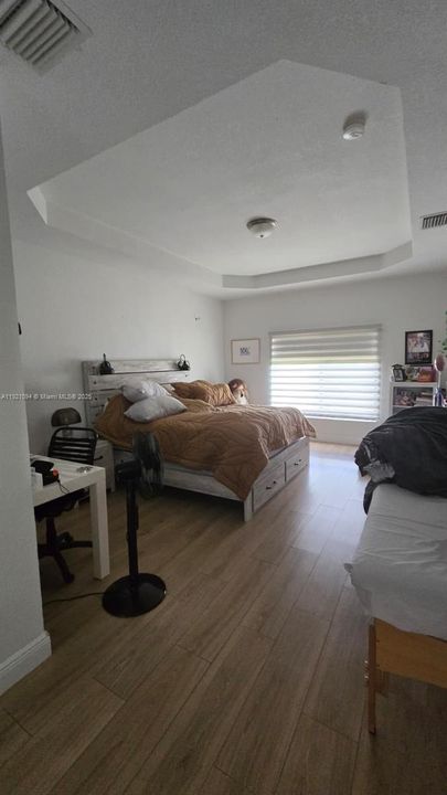 待售: $890,000 (4 贝兹, 3 浴室, 2107 平方英尺)