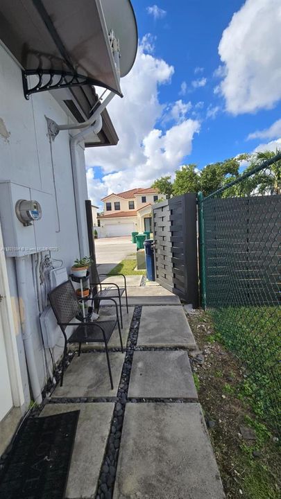 待售: $890,000 (4 贝兹, 3 浴室, 2107 平方英尺)