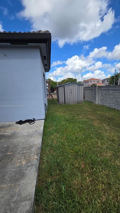 待售: $890,000 (4 贝兹, 3 浴室, 2107 平方英尺)