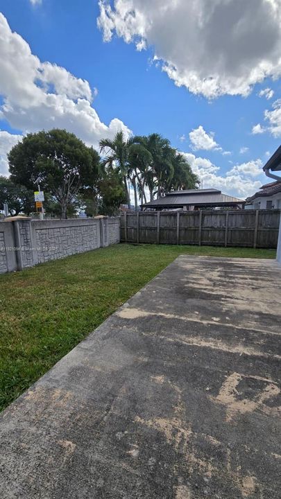 待售: $890,000 (4 贝兹, 3 浴室, 2107 平方英尺)