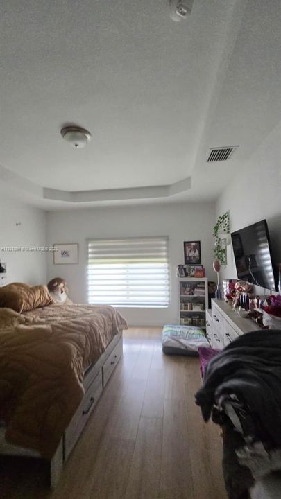 待售: $890,000 (4 贝兹, 3 浴室, 2107 平方英尺)