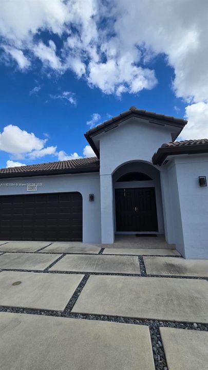 待售: $890,000 (4 贝兹, 3 浴室, 2107 平方英尺)