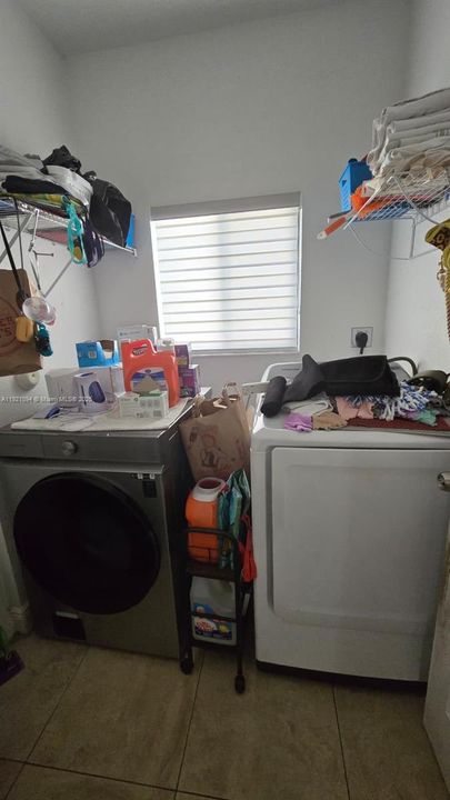 待售: $890,000 (4 贝兹, 3 浴室, 2107 平方英尺)