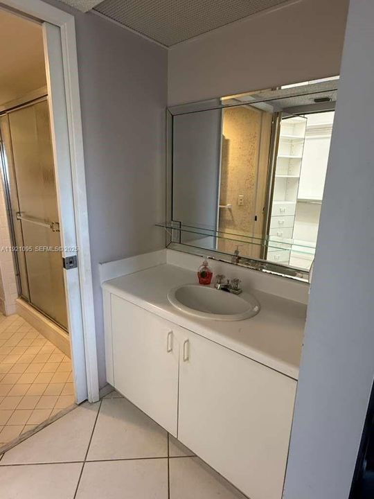 For Sale: $249,000 (2 beds, 2 baths, 1207 Square Feet)