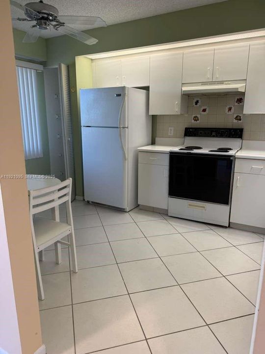 For Sale: $249,000 (2 beds, 2 baths, 1207 Square Feet)