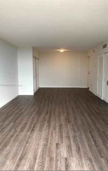 For Sale: $125,000 (1 beds, 1 baths, 822 Square Feet)