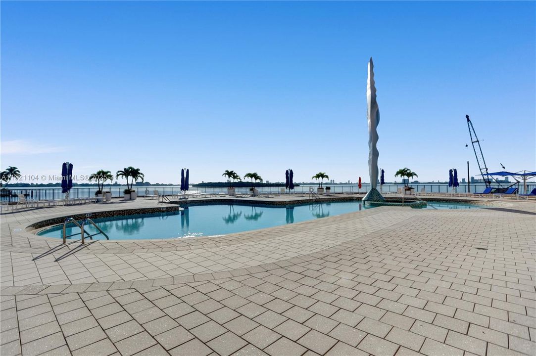 For Sale: $459,000 (2 beds, 3 baths, 1950 Square Feet)